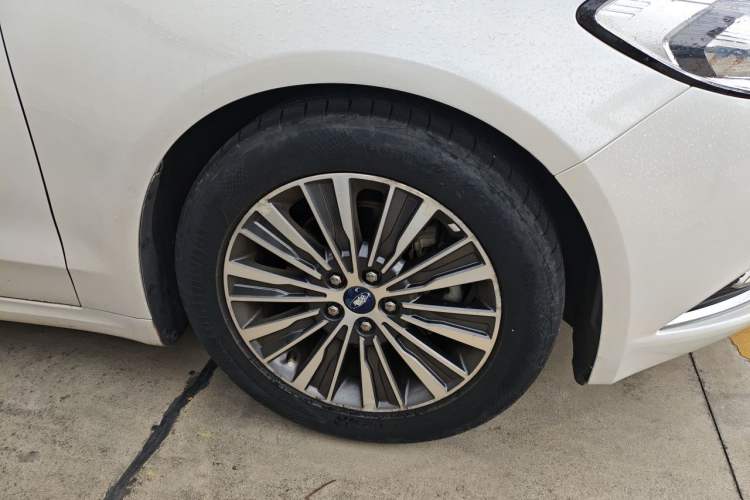 Used Ford Mondeo 2017 EcoBoost 180 Luxury Model Right Front Wheel Hub