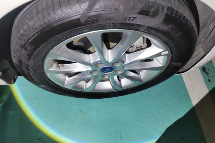 Used Ford Mondeo 2017 Facelifted EcoBoost 180 Fashion Edition Right Front Wheel Hub
