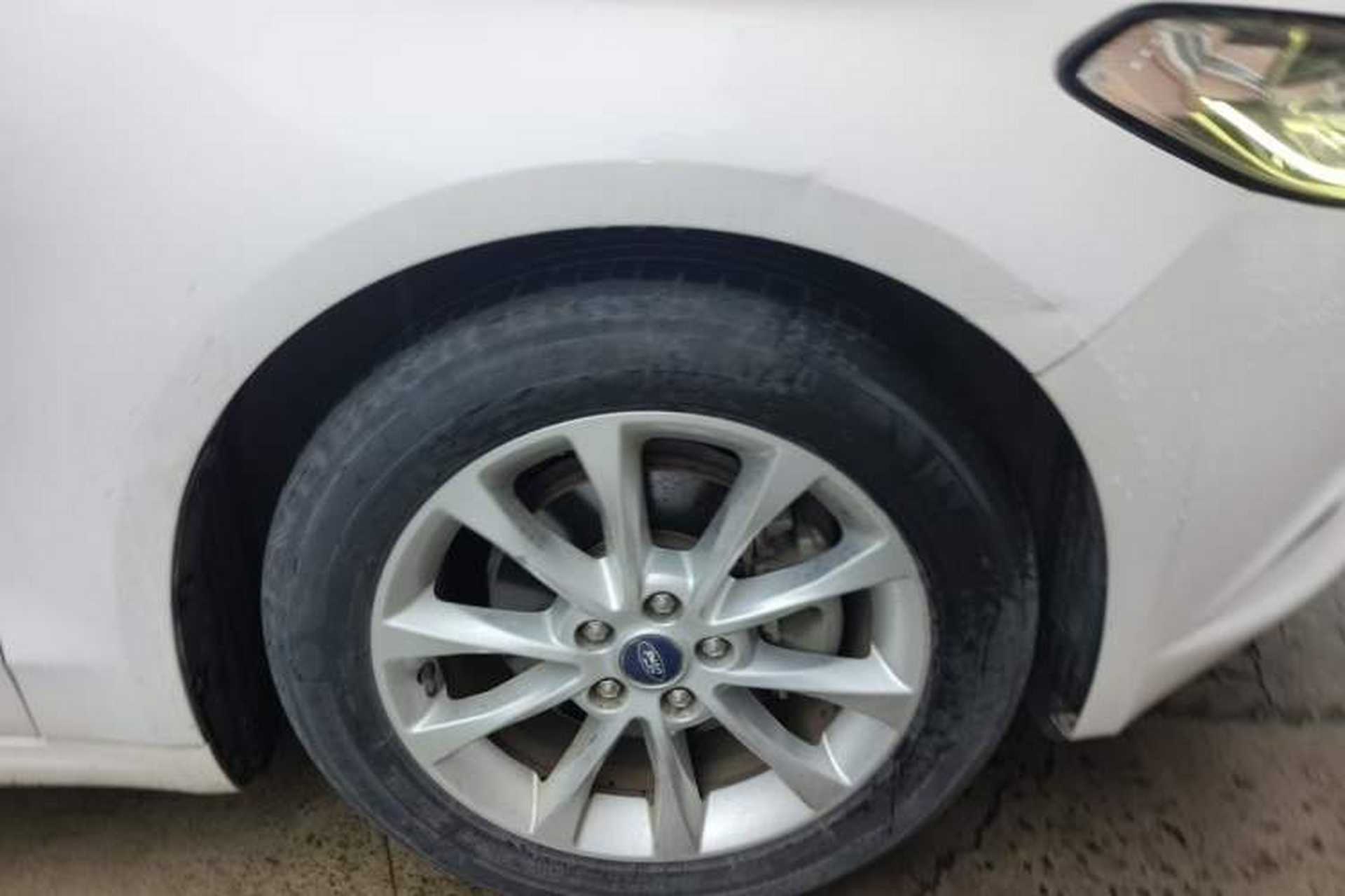 Used Ford Mondeo 2017 EcoBoost 180 Stylish Model Right Front Wheel Hub