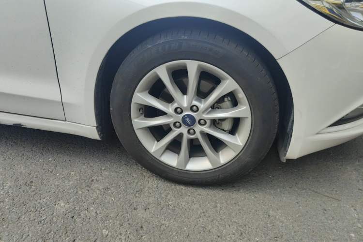 Used Ford Mondeo 2017 EcoBoost 180 Stylish Model Right Front Wheel Hub