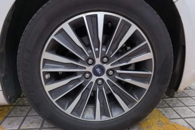 Used Ford Mondeo 2017 2.0L HEV Zhihao Model Right Front Wheel Hub