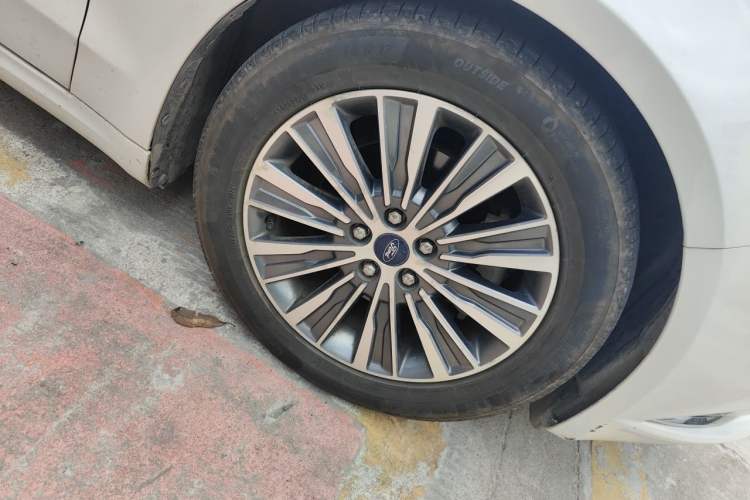 Used Ford Mondeo 2017 EcoBoost 180 Luxury Model Right Front Wheel Hub