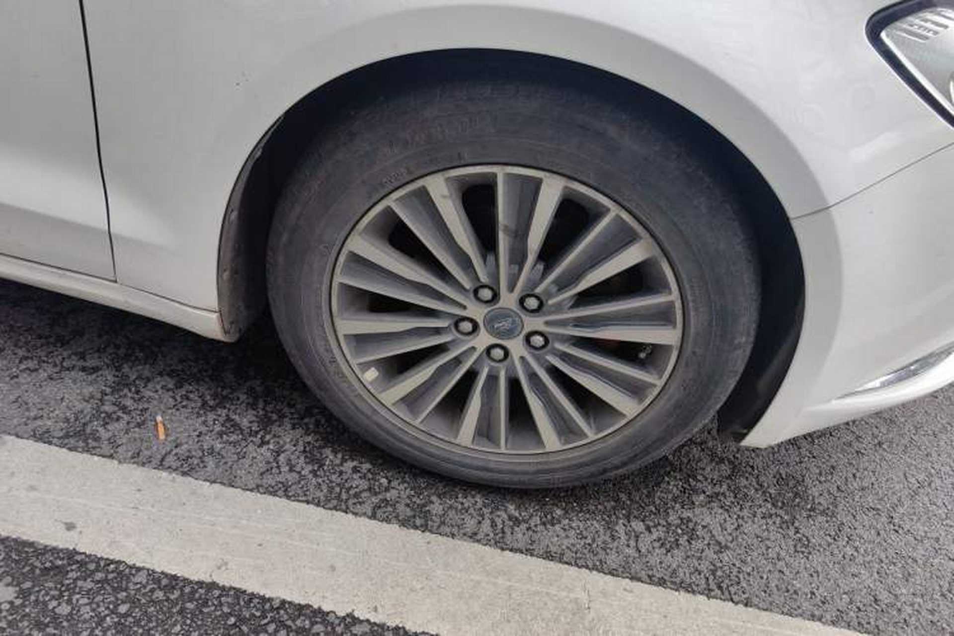 Used Ford Mondeo 2017 EcoBoost 180 Luxury Model Right Front Wheel Hub