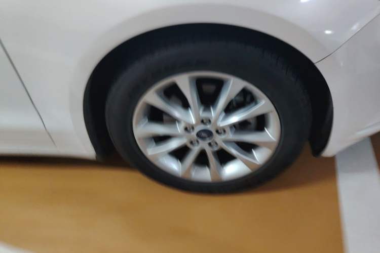 Used Ford Mondeo 2017 EcoBoost 180 Stylish Model Right Front Wheel Hub