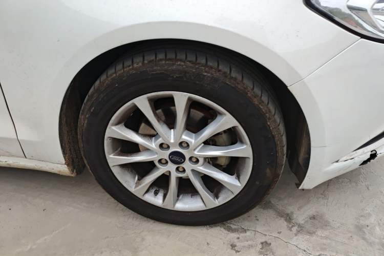 Used Ford Mondeo 2017 EcoBoost 180 Stylish Model Right Front Wheel Hub