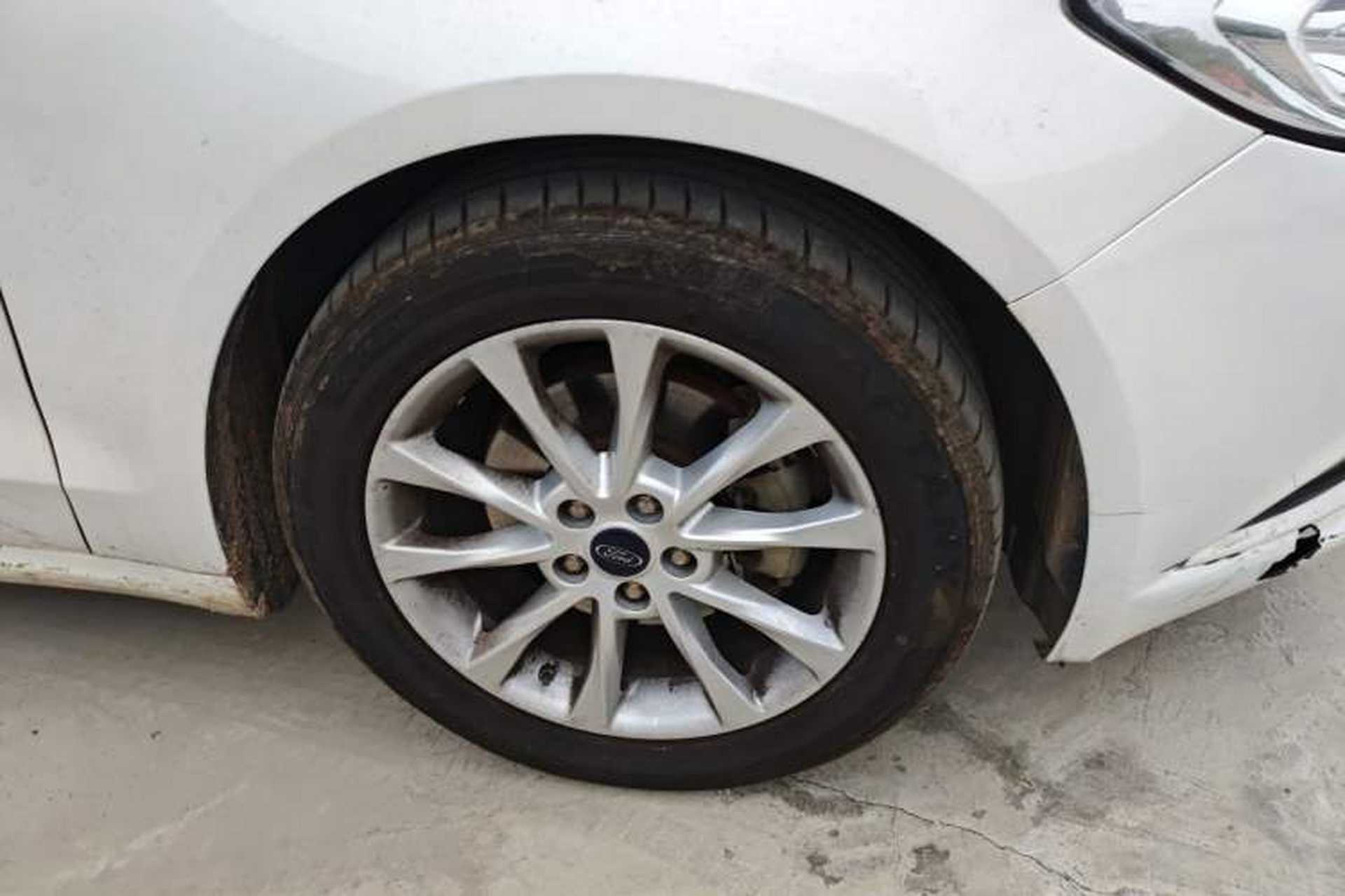 Used Ford Mondeo 2017 EcoBoost 180 Stylish Model Right Front Wheel Hub