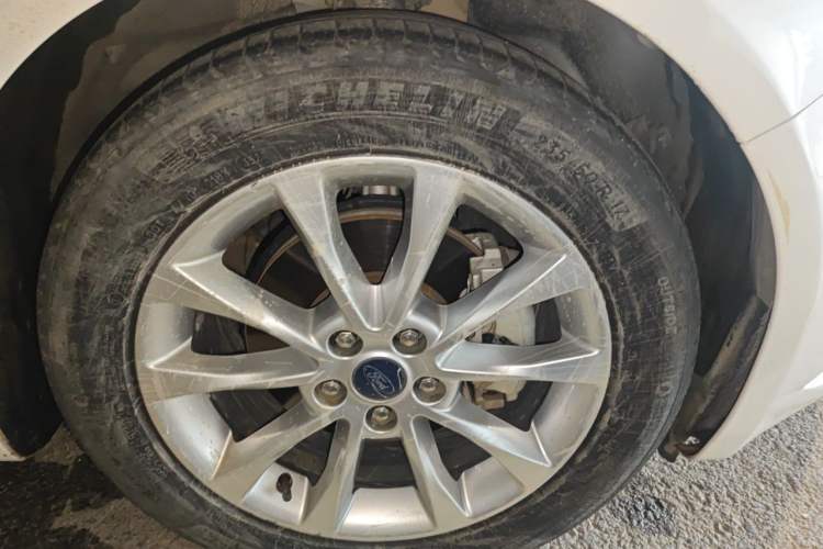 Used Ford Mondeo 2017 EcoBoost 180 Stylish Model Right Front Wheel Hub