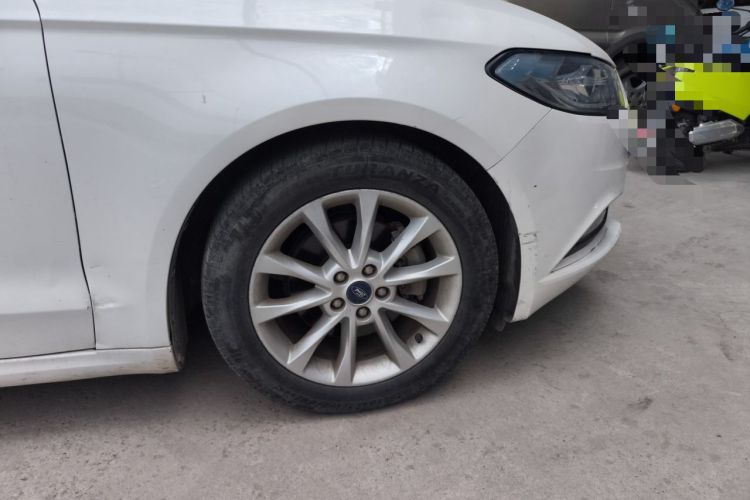 Used Ford Mondeo 2017 EcoBoost 200 Stylish Model Right Front Wheel Hub