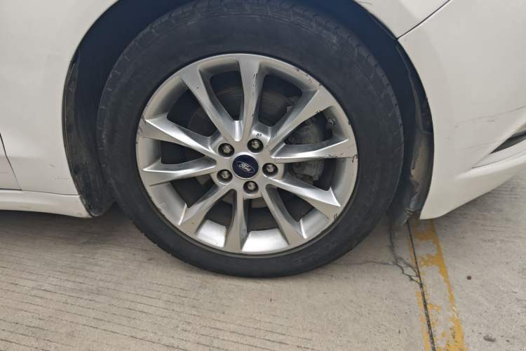 Used Ford Mondeo 2017 EcoBoost 180 Stylish Model Right Front Wheel Hub