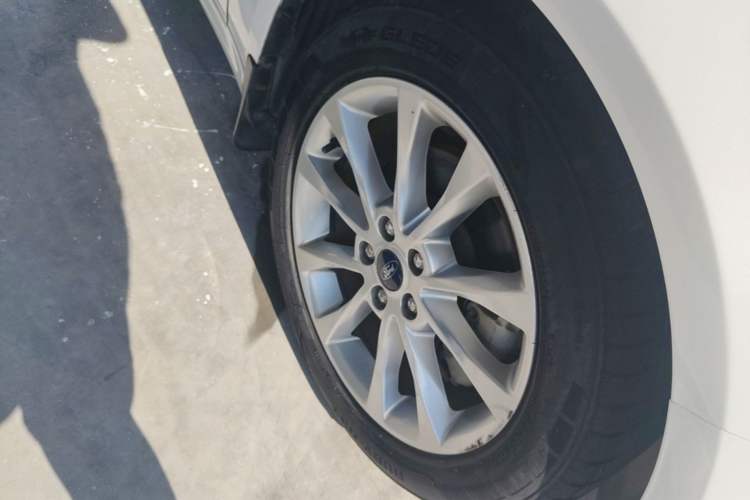 Used Ford Mondeo 2017 EcoBoost 180 Stylish Model Right Front Wheel Hub