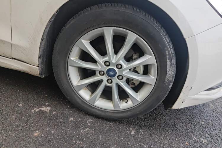 Used Ford Mondeo 2017 EcoBoost 180 Stylish Model Right Front Wheel Hub