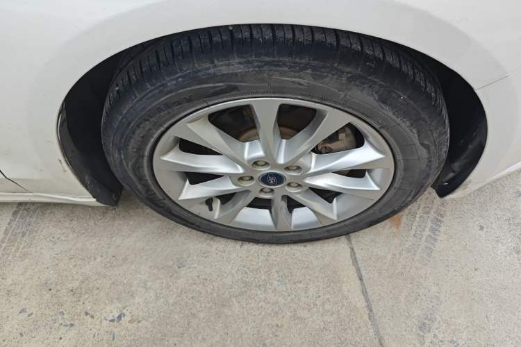 Used Ford Mondeo 2017 EcoBoost 180 Stylish Model Right Front Wheel Hub