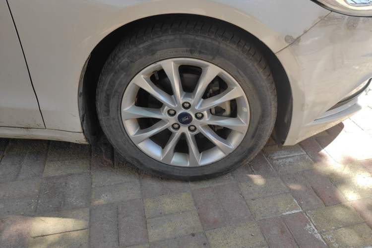 Used Ford Mondeo 2017 EcoBoost 180 Stylish Model Right Front Wheel Hub