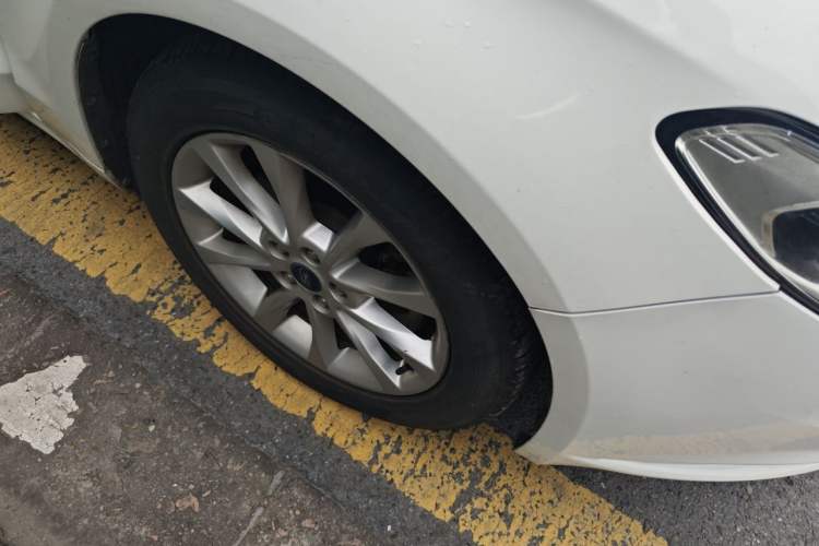 Used Ford Mondeo 2017 EcoBoost 200 Stylish Model Right Front Wheel Hub