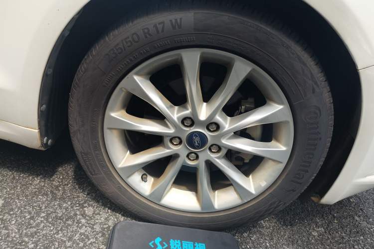 Used Ford Mondeo 2017 EcoBoost 200 Stylish Model Right Front Wheel Hub