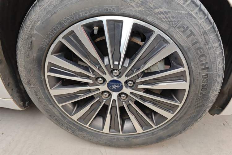 Used Ford Mondeo 2017 2.0L HEV ZhiZun Flagship Version Right Front Wheel Hub