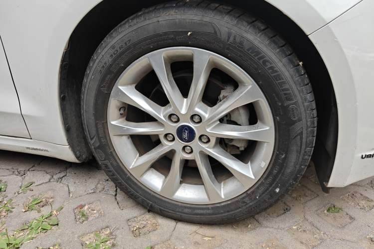 Used Ford Mondeo 2017 EcoBoost 180 Stylish Model Right Front Wheel Hub