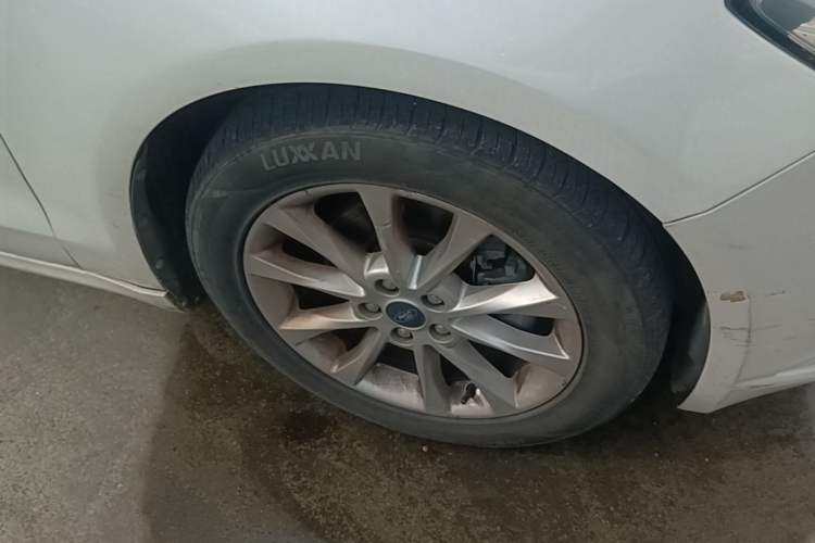 Used Ford Mondeo 2017 EcoBoost 180 Stylish Model Right Front Wheel Hub