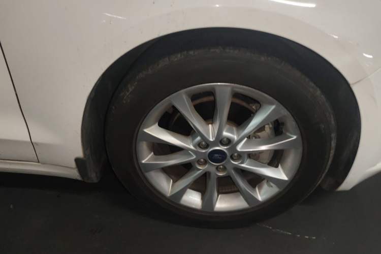 Used Ford Mondeo 2017 EcoBoost 180 Stylish Model Right Front Wheel Hub