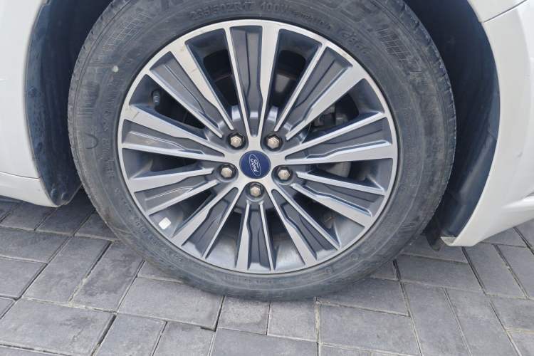Used Ford Mondeo 2017 EcoBoost 180 Luxury Model Right Front Wheel Hub