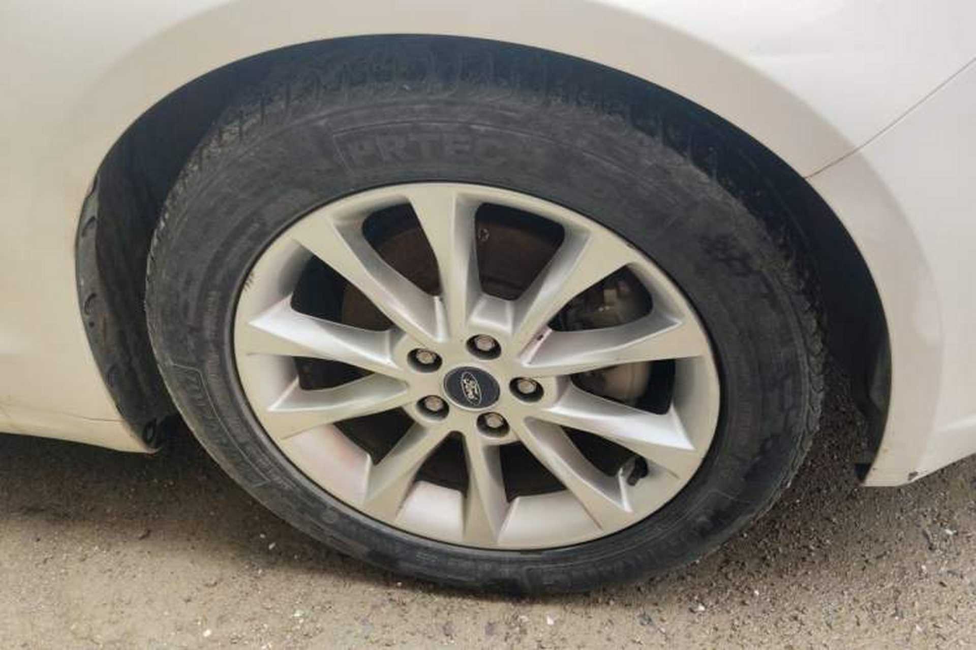 Used Ford Mondeo 2017 EcoBoost 180 Stylish Model Right Front Wheel Hub