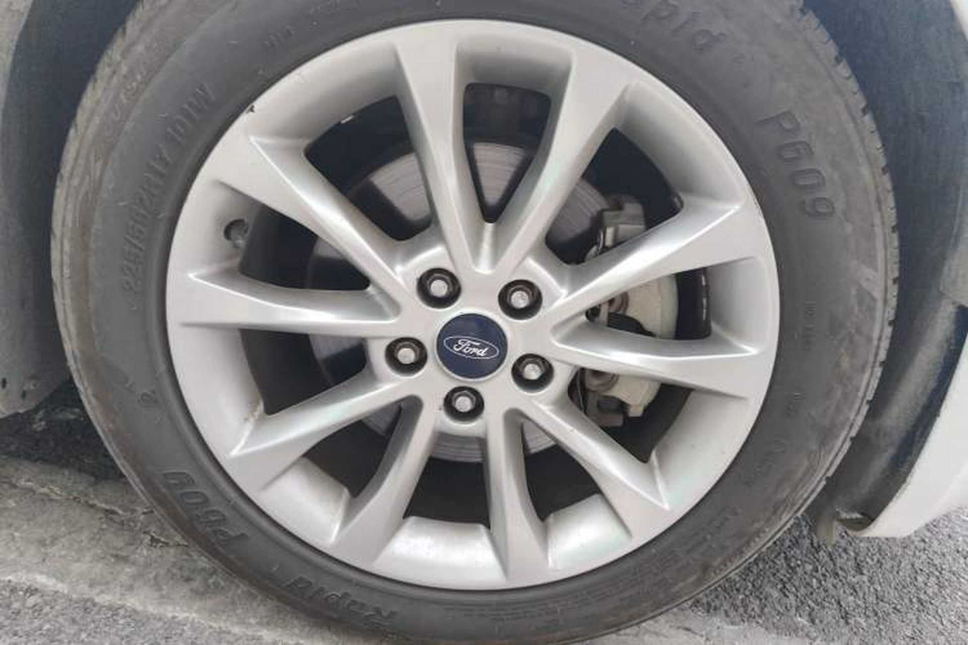 Used Ford Mondeo 2017 EcoBoost 180 Stylish Model Right Front Wheel Hub