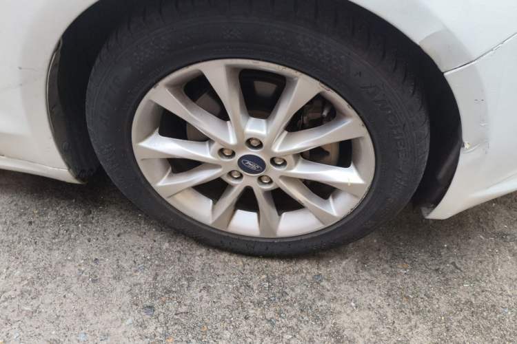 Used Ford Mondeo 2017 EcoBoost 180 Luxury Model Right Front Wheel Hub