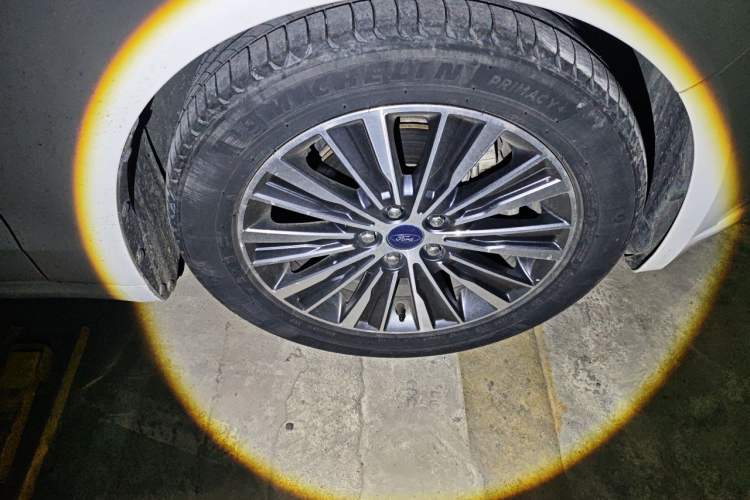 Used Ford Mondeo 2017 EcoBoost 180 Luxury Model Right Front Wheel Hub