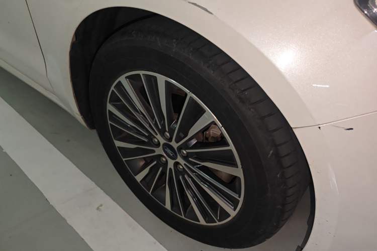 Used Ford Mondeo 2017 EcoBoost 180 Luxury Model Right Front Wheel Hub