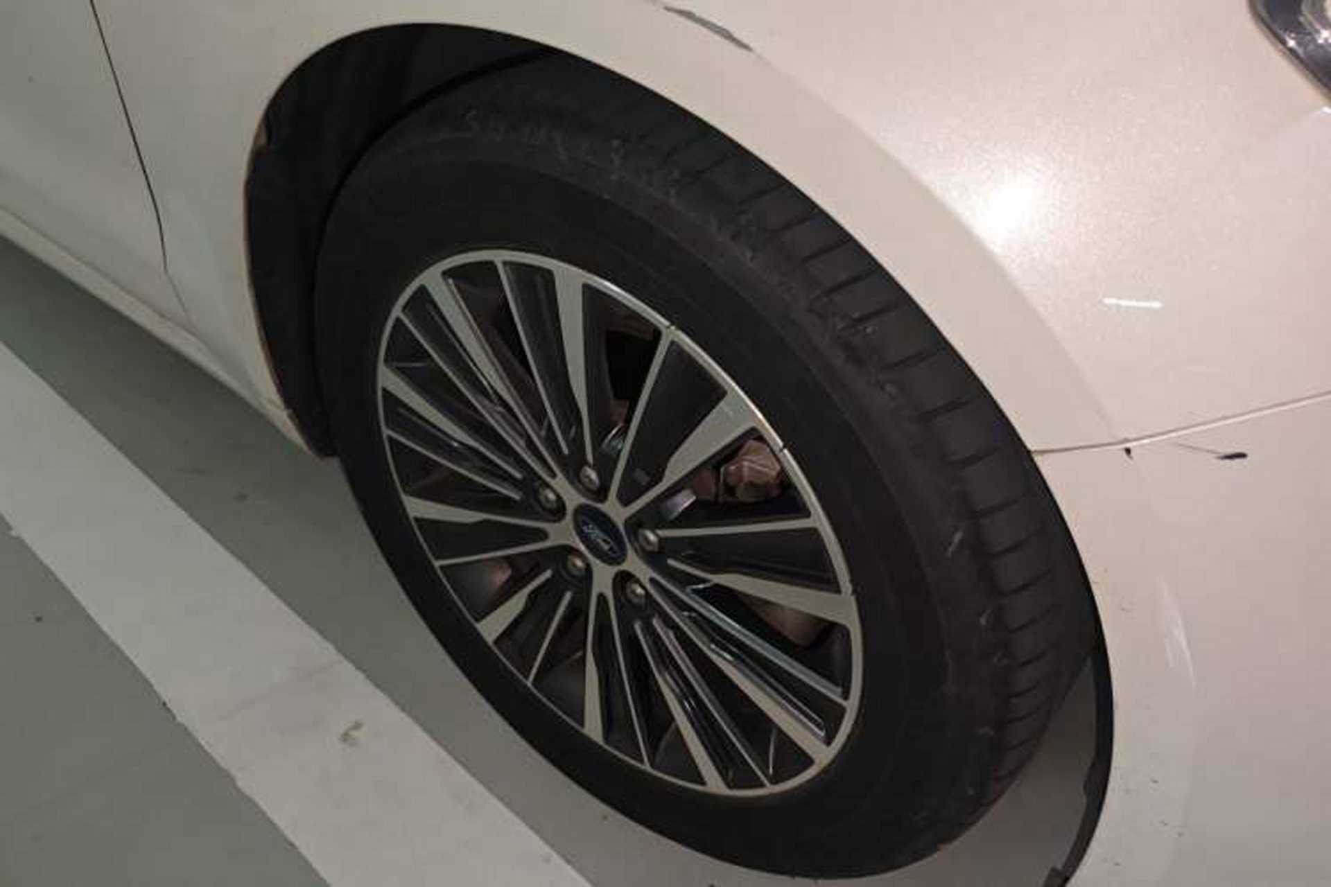 Used Ford Mondeo 2017 EcoBoost 180 Luxury Model Right Front Wheel Hub