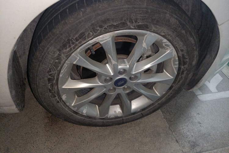Used Ford Mondeo 2017 EcoBoost 180 Luxury Model Right Front Wheel Hub