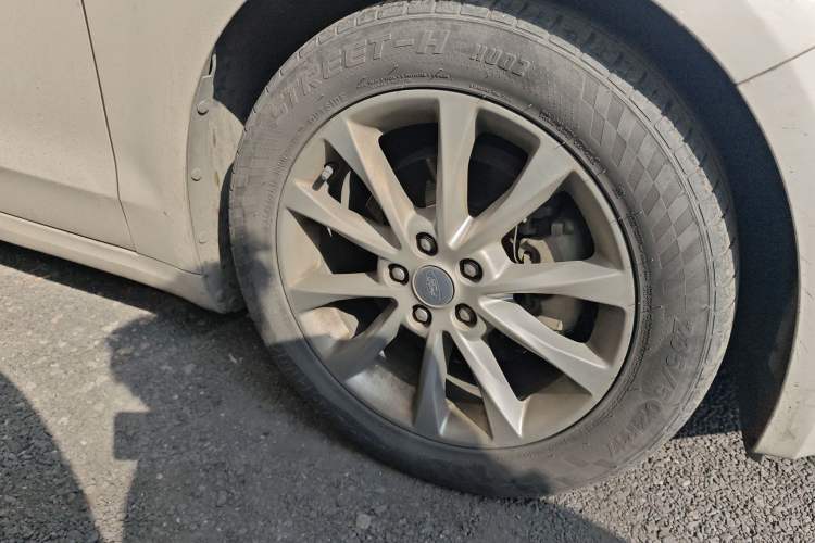 Used Ford Mondeo 2017 EcoBoost 180 Stylish Model Right Front Wheel Hub