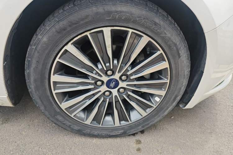 Used Ford Mondeo 2017 EcoBoost 180 Luxury Model Right Front Wheel Hub
