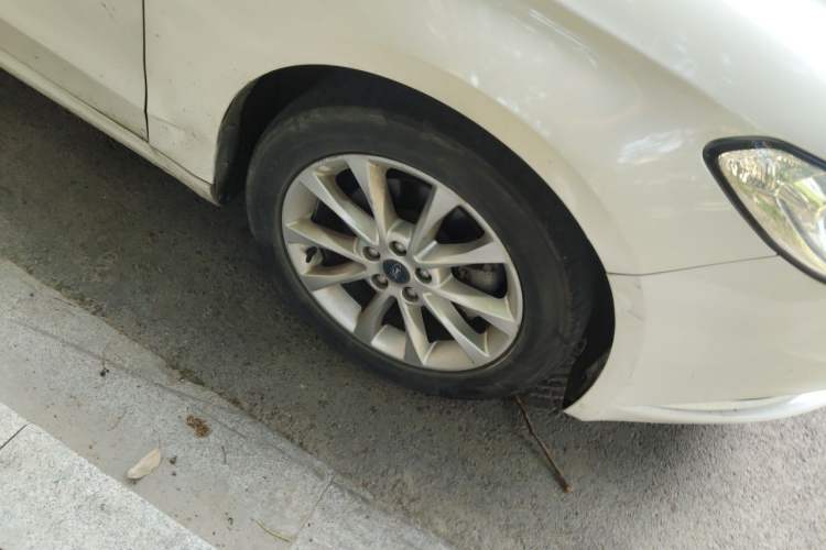 Used Ford Mondeo 2017 EcoBoost 180 Stylish Model Right Front Wheel Hub