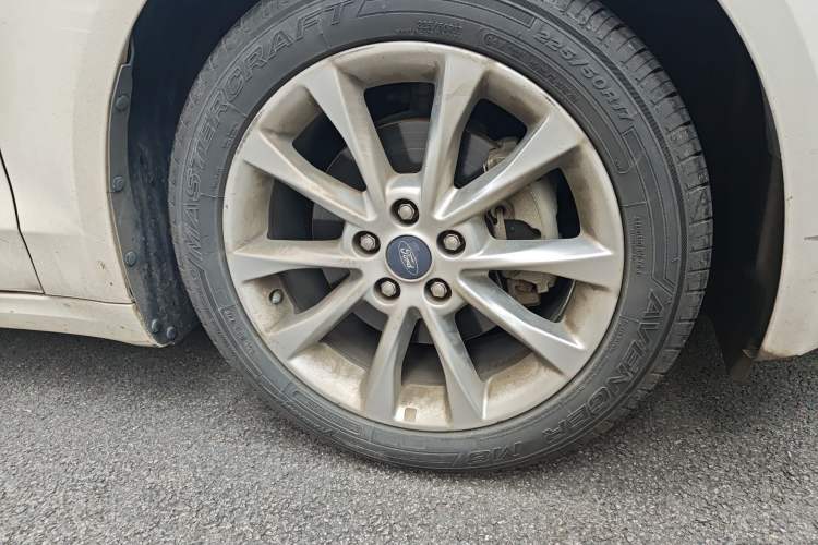 Used Ford Mondeo 2017 EcoBoost 180 Stylish Model Right Front Wheel Hub
