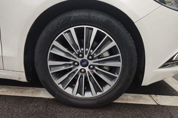 Used Ford Mondeo 2017 EcoBoost 200 Luxury Model Right Front Wheel Hub