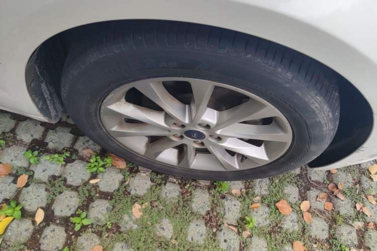 Used Ford Mondeo 2017 EcoBoost 180 Stylish Model Right Front Wheel Hub