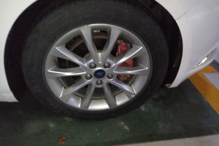 Used Ford Mondeo 2017 EcoBoost 180 Stylish Model Right Front Wheel Hub