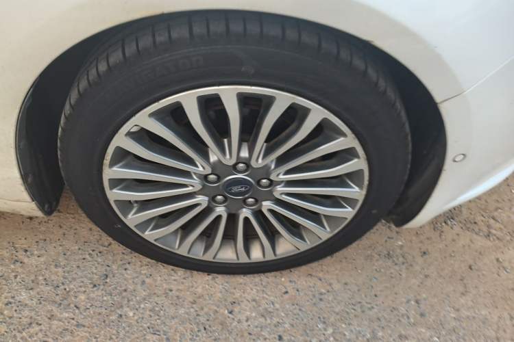 Used Ford Mondeo 2017 EcoBoost 245 Flagship Model Right Front Wheel Hub