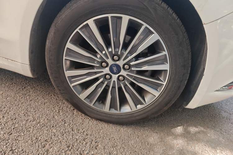 Used Ford Mondeo 2017 EcoBoost 200 Luxury Model Right Front Wheel Hub