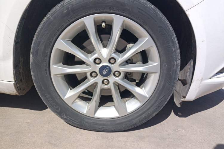 Used Ford Mondeo 2017 EcoBoost 180 Stylish Model Right Front Wheel Hub