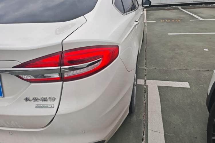 Used Ford Mondeo 2017 EcoBoost 180 Stylish Model Right Rear Taillight