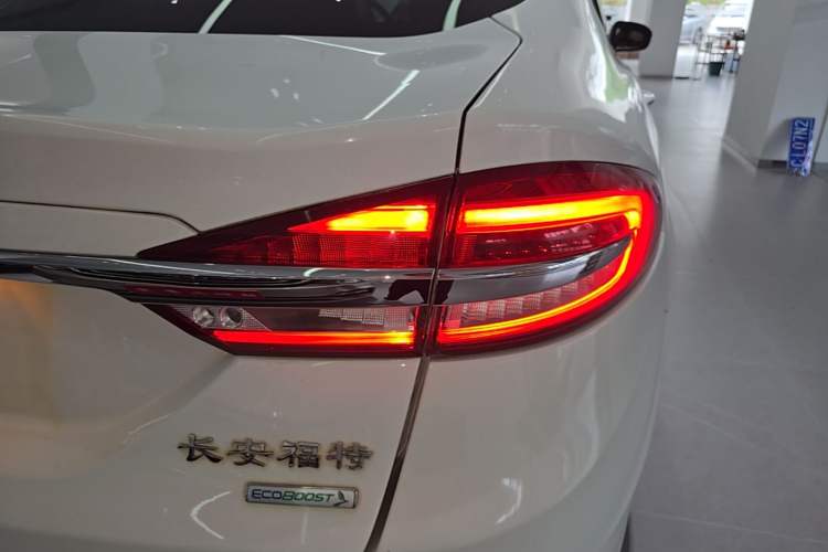 Used Ford Mondeo 2017 EcoBoost 180 Stylish Model Right Rear Taillight