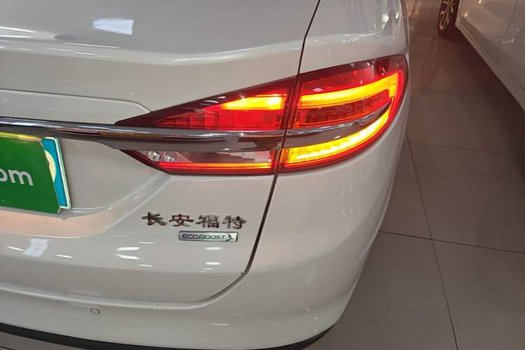 Used Ford Mondeo 2017 EcoBoost 200 Stylish Model Right Rear Taillight