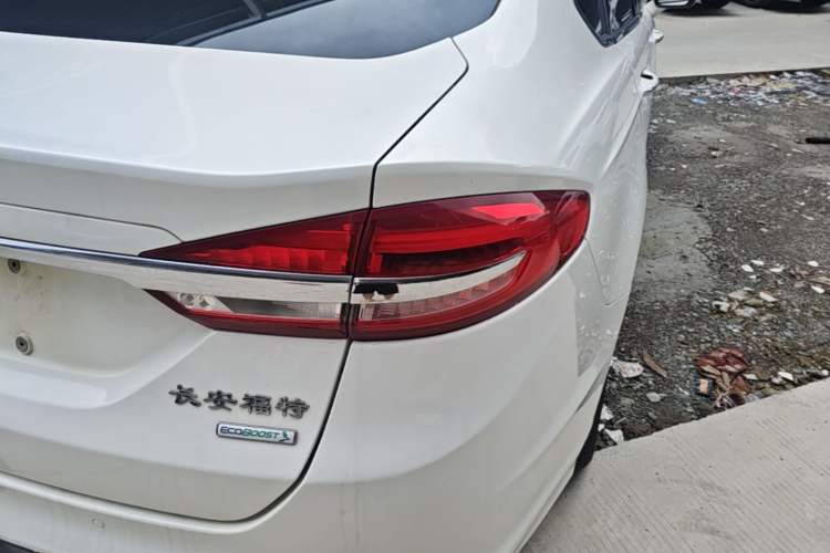 Used Ford Mondeo 2017 EcoBoost 180 Stylish Model Right Rear Taillight