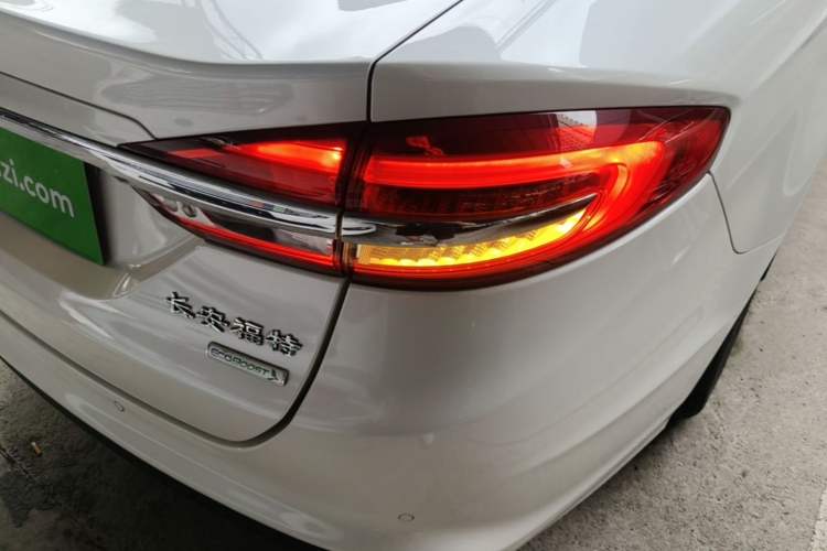 Used Ford Mondeo 2017 EcoBoost 180 Stylish Model Right Rear Taillight