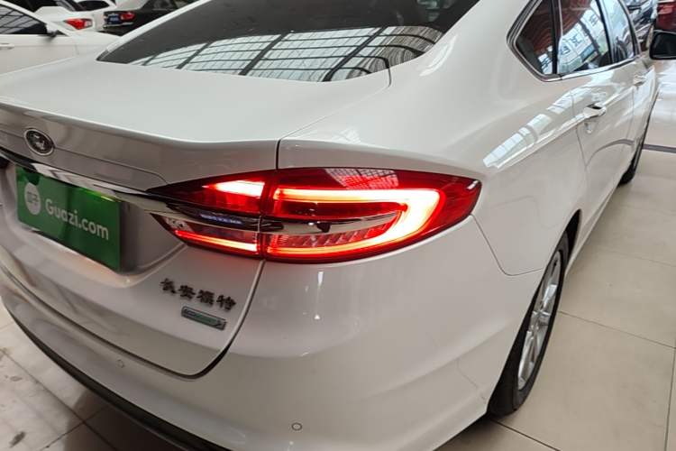 Used Ford Mondeo 2017 EcoBoost 180 Stylish Model Right Rear Taillight