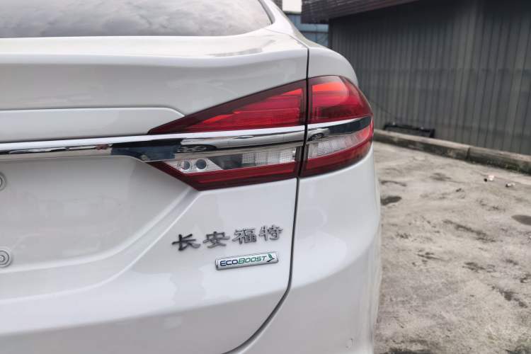 Used Ford Mondeo 2017 EcoBoost 180 Stylish Model Right Rear Taillight