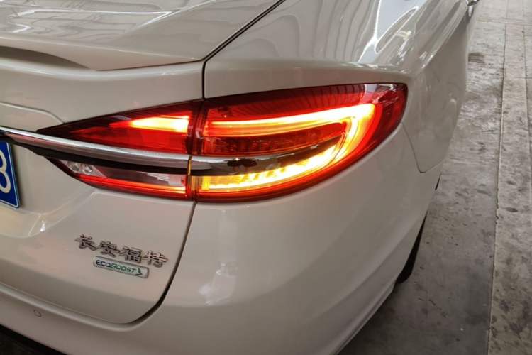 Used Ford Mondeo 2017 EcoBoost 200 Stylish Model Right Rear Taillight