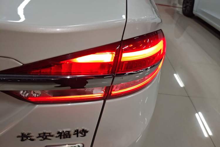 Used Ford Mondeo 2017 EcoBoost 180 Stylish Model Right Rear Taillight